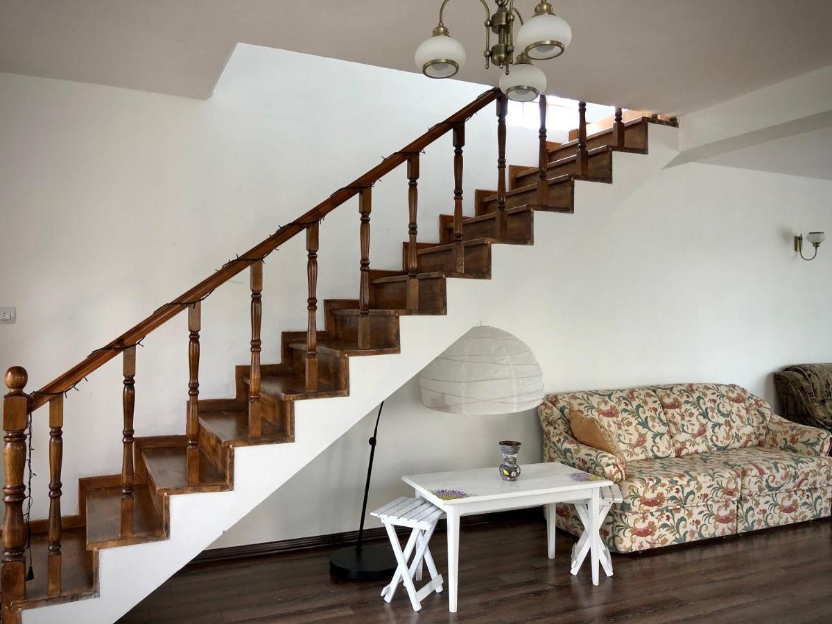Casa Paunescu Milostea Esterno foto
