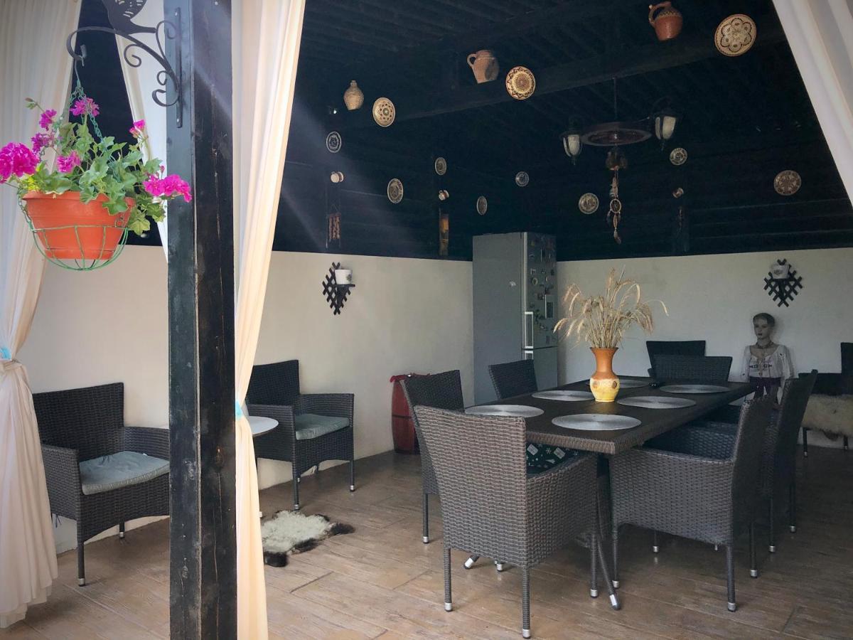 Casa Paunescu Milostea Esterno foto